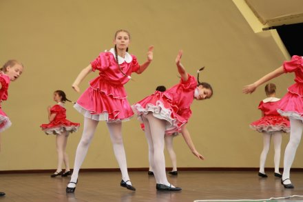 Uczestnicy pokazów tanecznych